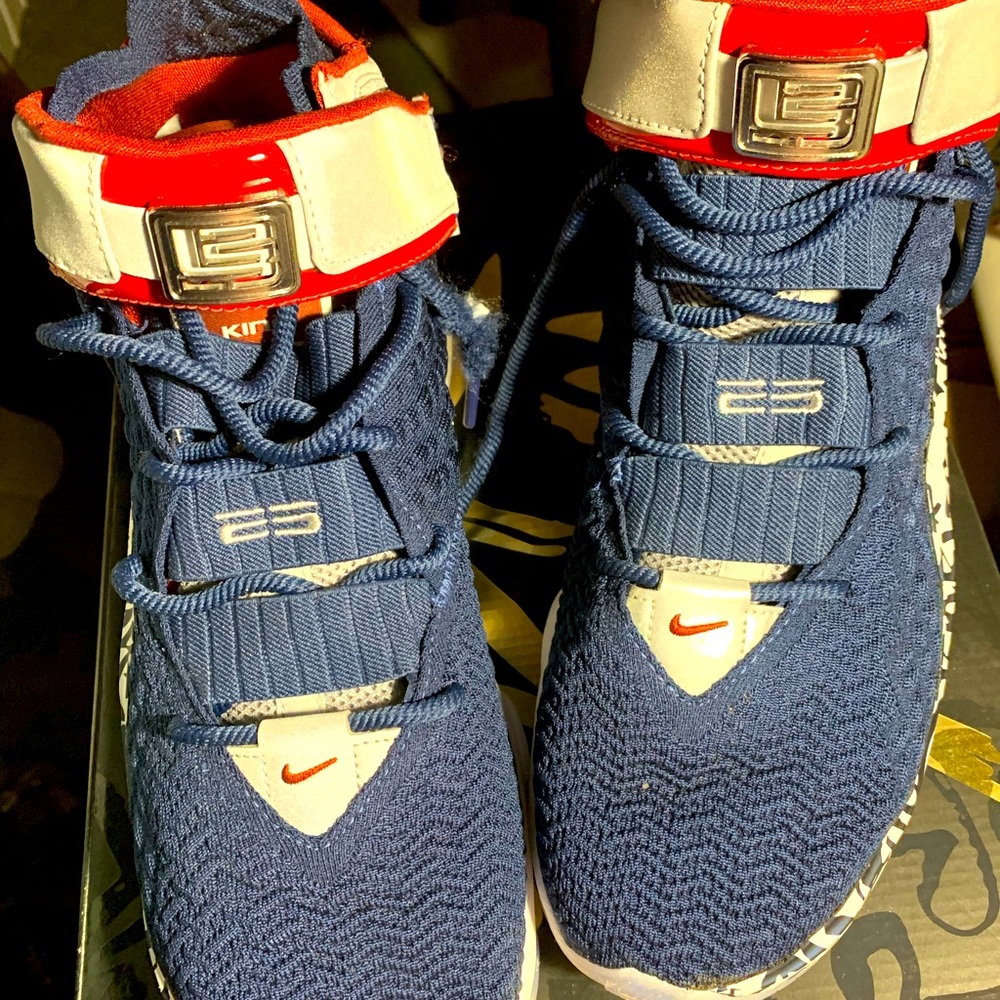 Men’s Tennis - LeBron James XVII - sz 10 - $150